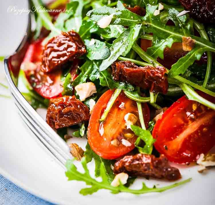 Вкусные салаты с вялеными помидорами рецепты