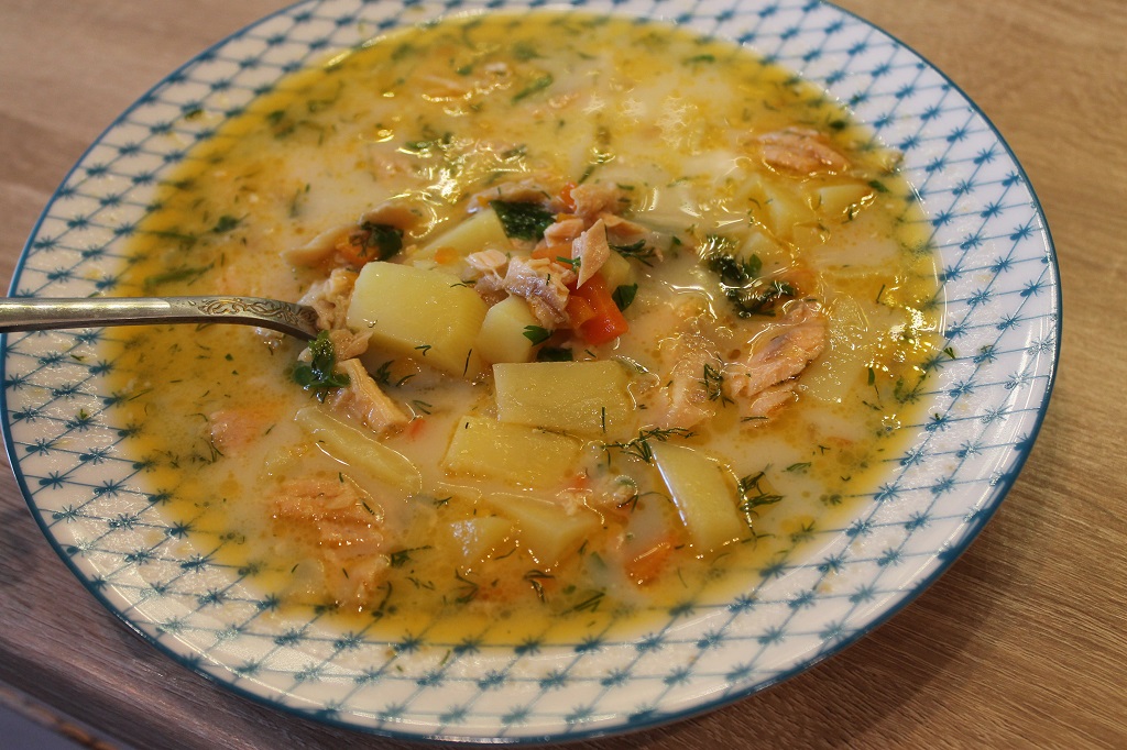 Как приготовить суп из рыбных консервов с сыром