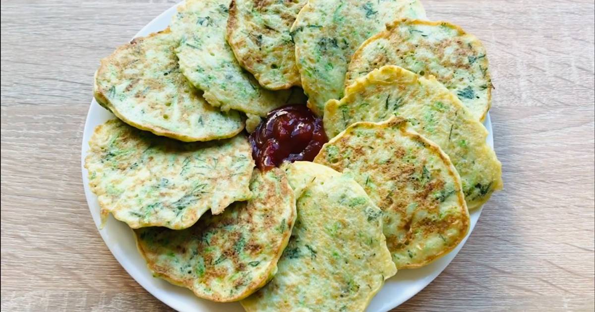 Как вкусно пожарить оладьи из кабачков на сковороде рецепт с фото пошагово