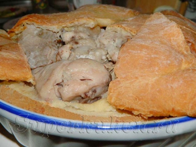 Куриный курник. Курник Бурятский. Курник с курицей и картошкой в духовке. Курник с крупными кусками курицы. Курник с голенью и картошкой.