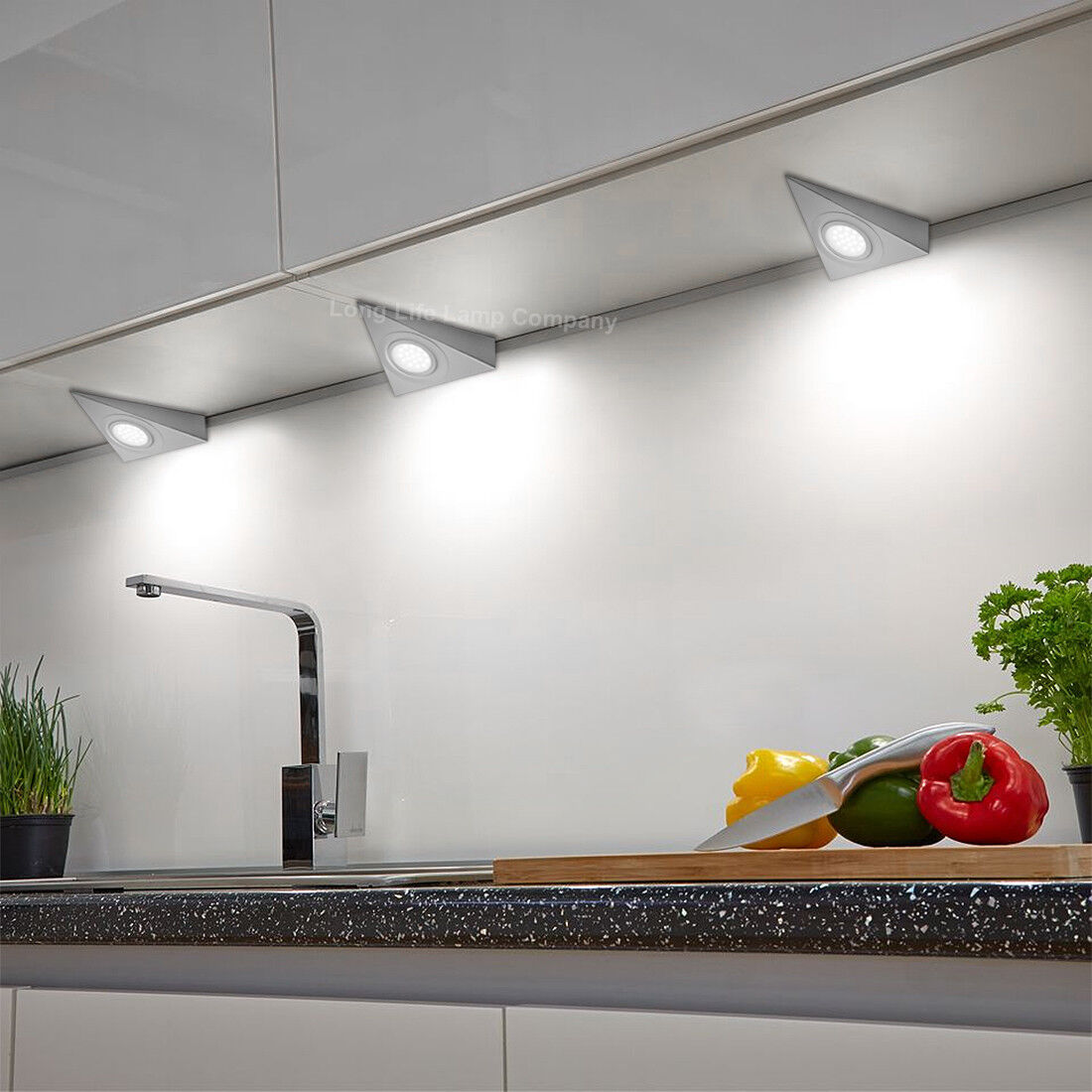 Кухня без подсветки. Линейный светильник Obi Kitchen led-144. Подсветка для кухни. Подсветка для кухни под шкафы. Светодиодная подсветка столешницы.