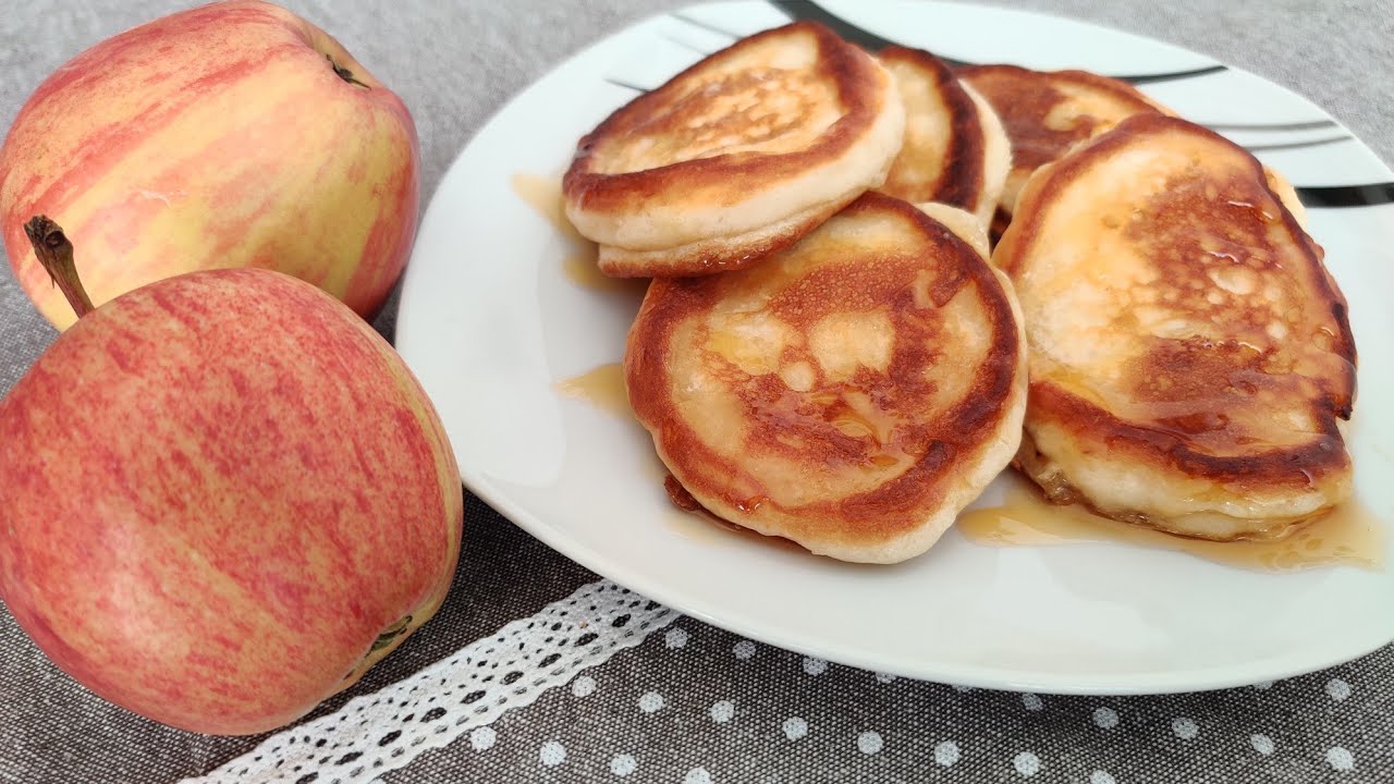 Пышные оладьи с яблоками