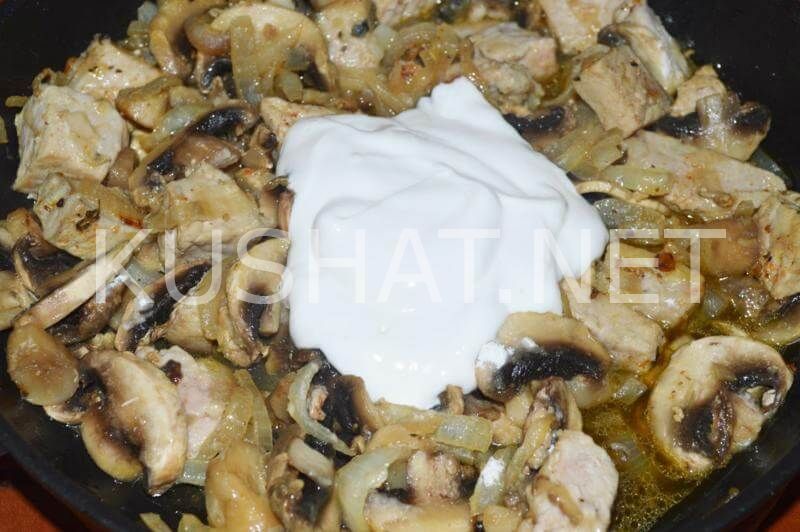 Мясо по карски с грибами и сметаной рецепт с фото пошагово