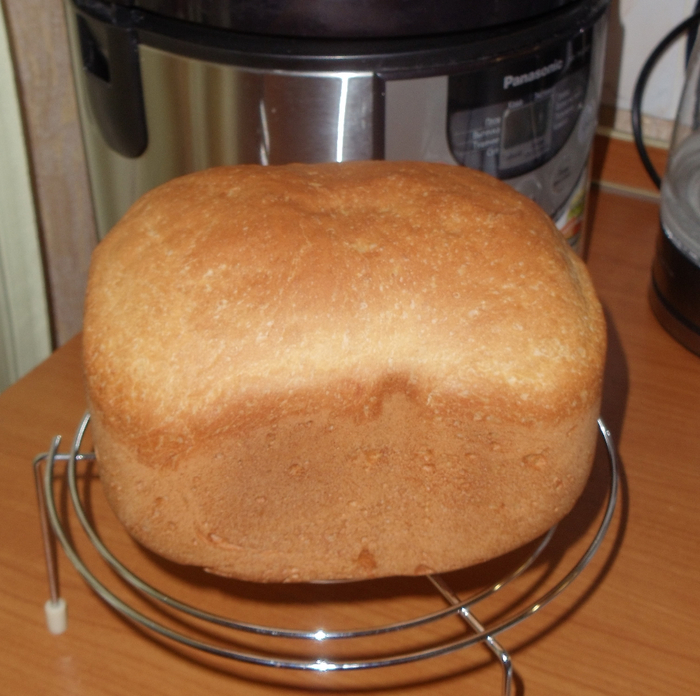 Видео рецепт хлебопечки. Хлебопечка редмонд кекс. Хлеб из хлебопечки. Хлебопечка круглая. Тесто для кекса в хлебопечке.