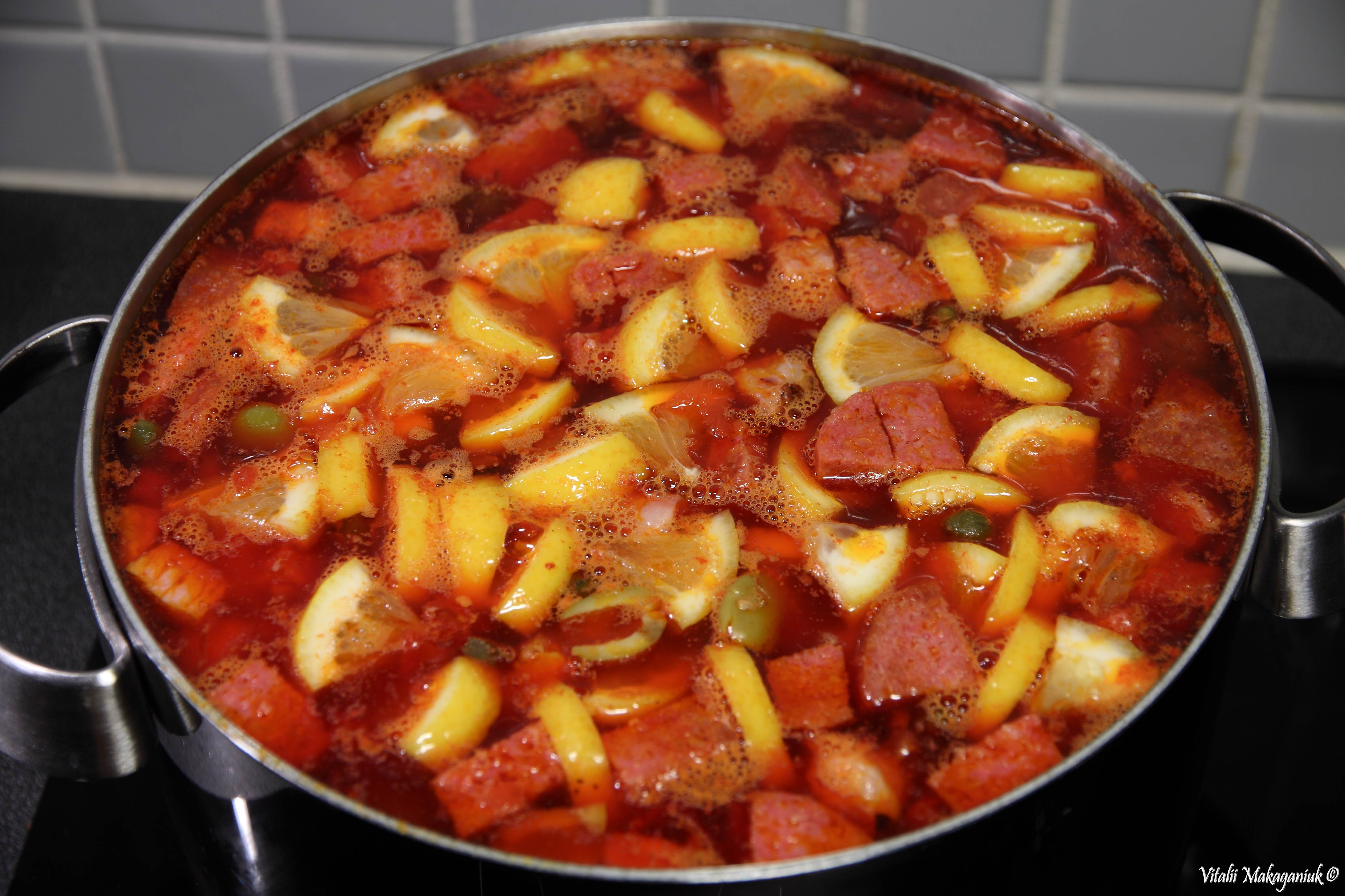 Солянка мясная сборная рецепт классический с картошкой и огурцами и колбасой пошаговый рецепт с фото