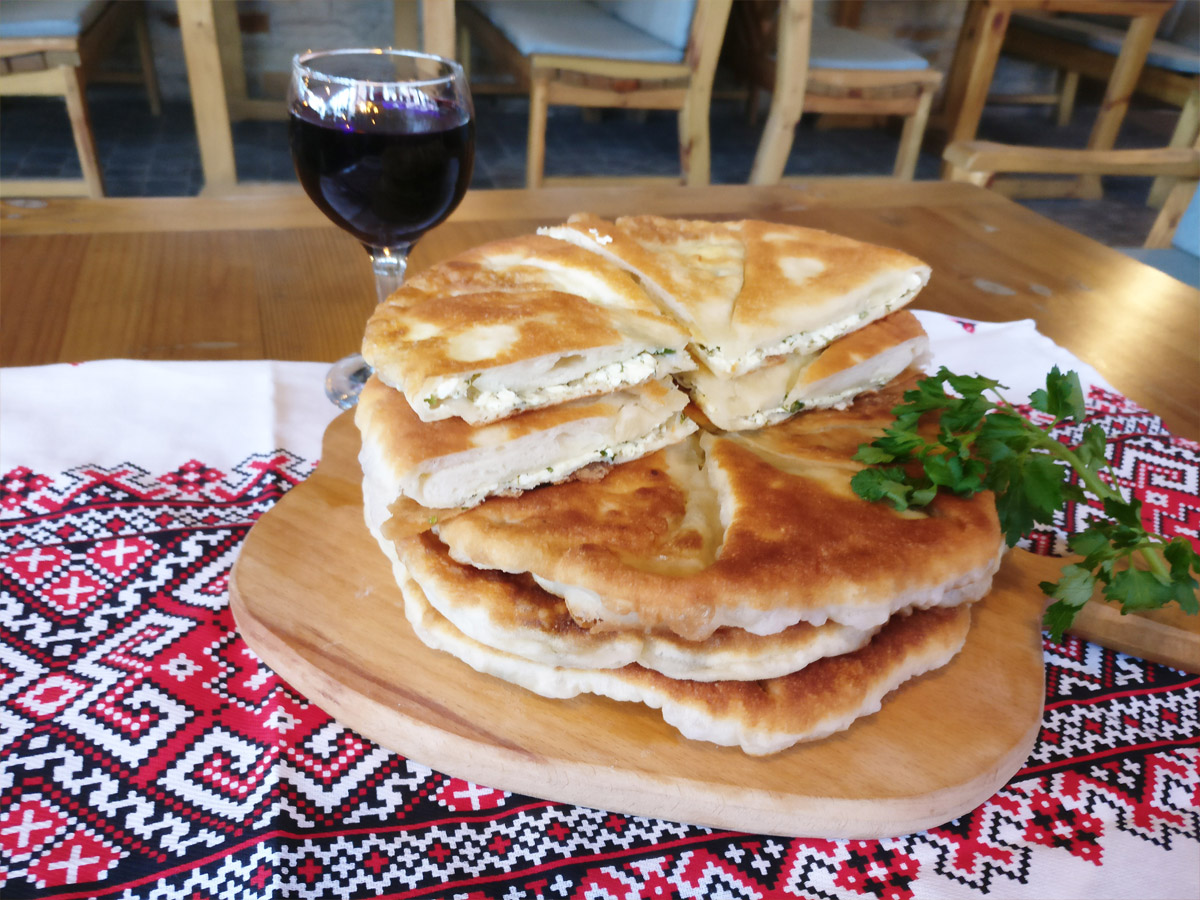 Национальное блюдо Молдавии Плацинда