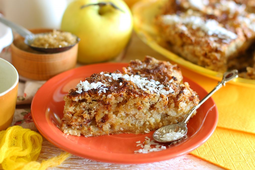 Насыпной пирог с творогом и яблоками в духовке рецепт с фото пошагово