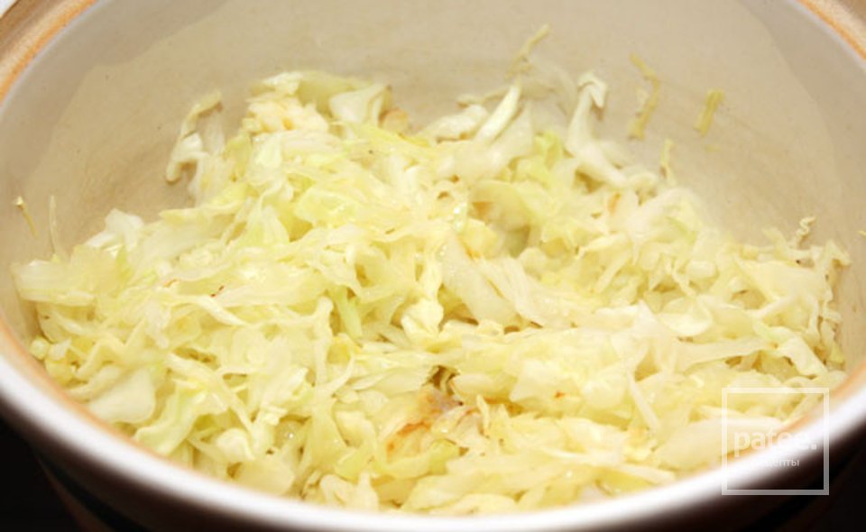Картошку или капусту первой класть. Рагу из кабачков, капусты и шампиньонов.